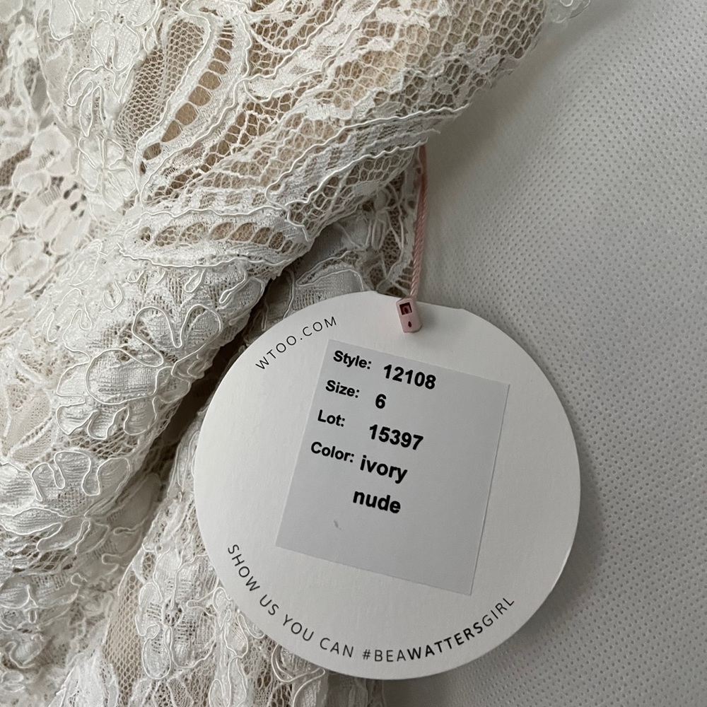 Never-Been-Worn Wedding Dress - Picture 9 of 11